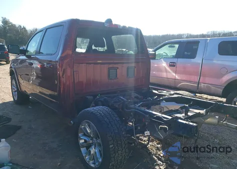 2022 Ram 1500 Laramie 4X4 5'7 Box z USA, uszkodzony, nr VIN 1C6SRFJT7NN269186